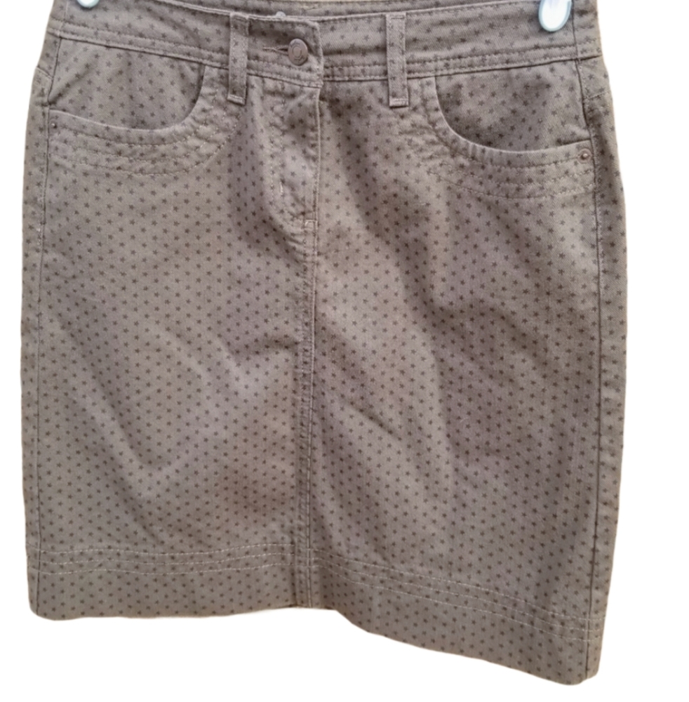 Boden Star Print Denim Skirt - Picture 2 of 9
